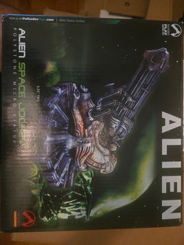 Palisades Alien Engineer Space Jockey Polystone Micro Statue #262 of 2500